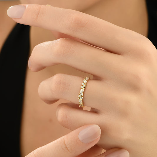 Markiz Kesim Taşlı 14 Ayar Altın Yüzük