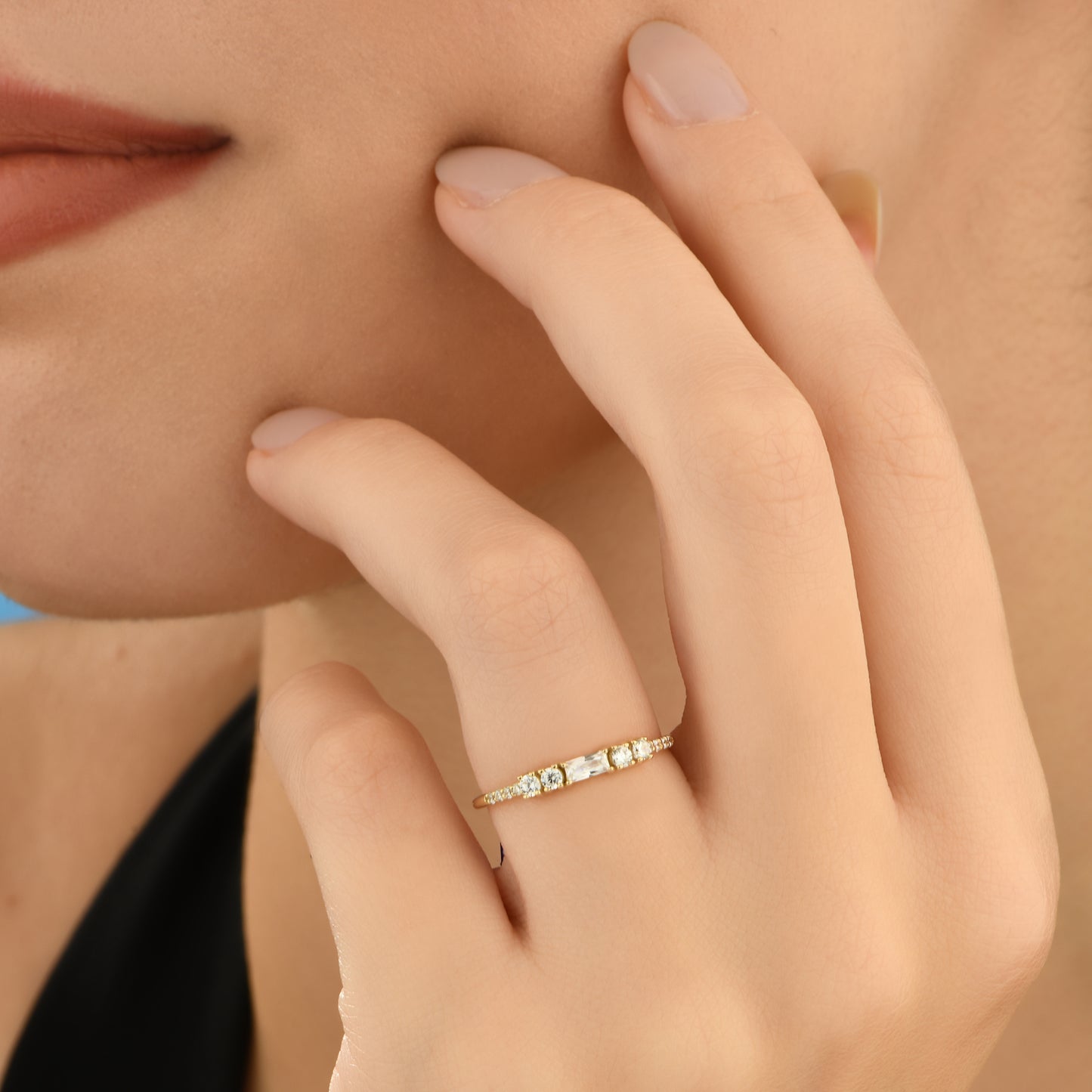 Minimal Baget Taşlı Yarımtur 14 Ayar Altın Yüzük