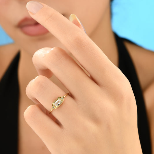 Baget Taşlı Tasarım Altın Yüzük