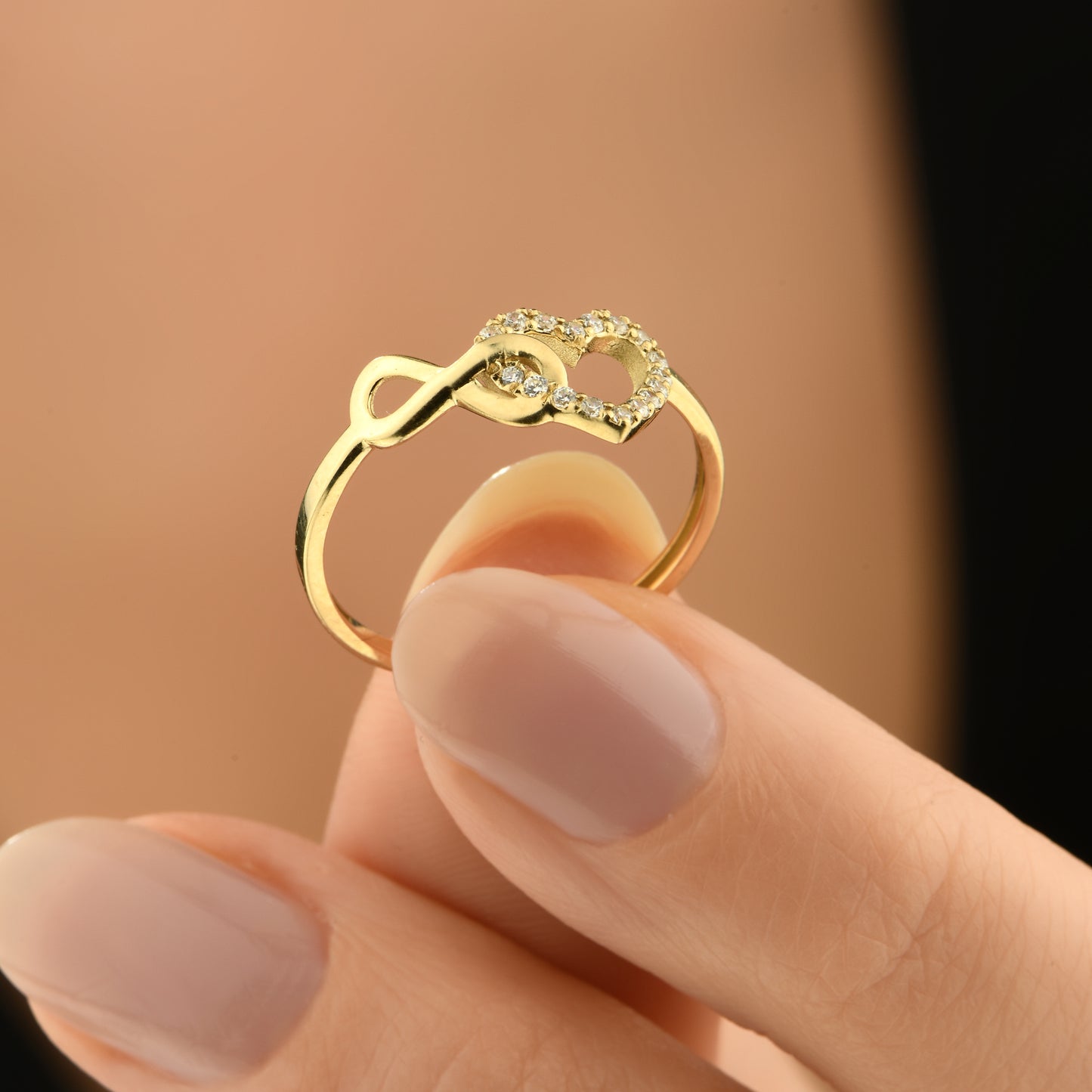 Taşlı Kalp Sonsuzluk Altın Yüzük