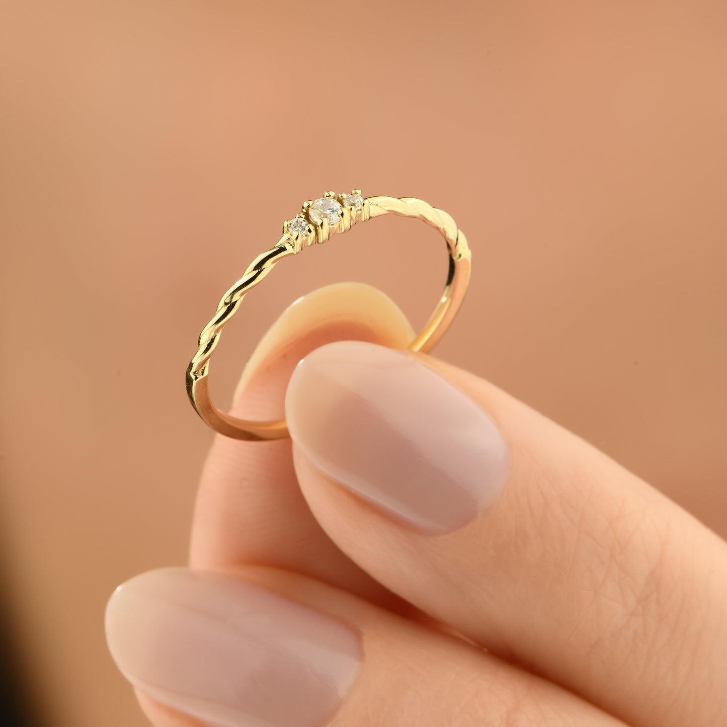 Minimal Burgu Tektaş 14 Ayar Altın Yüzük