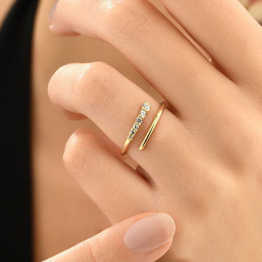 Taşlı Spiral Altın 14 Ayar Yüzük