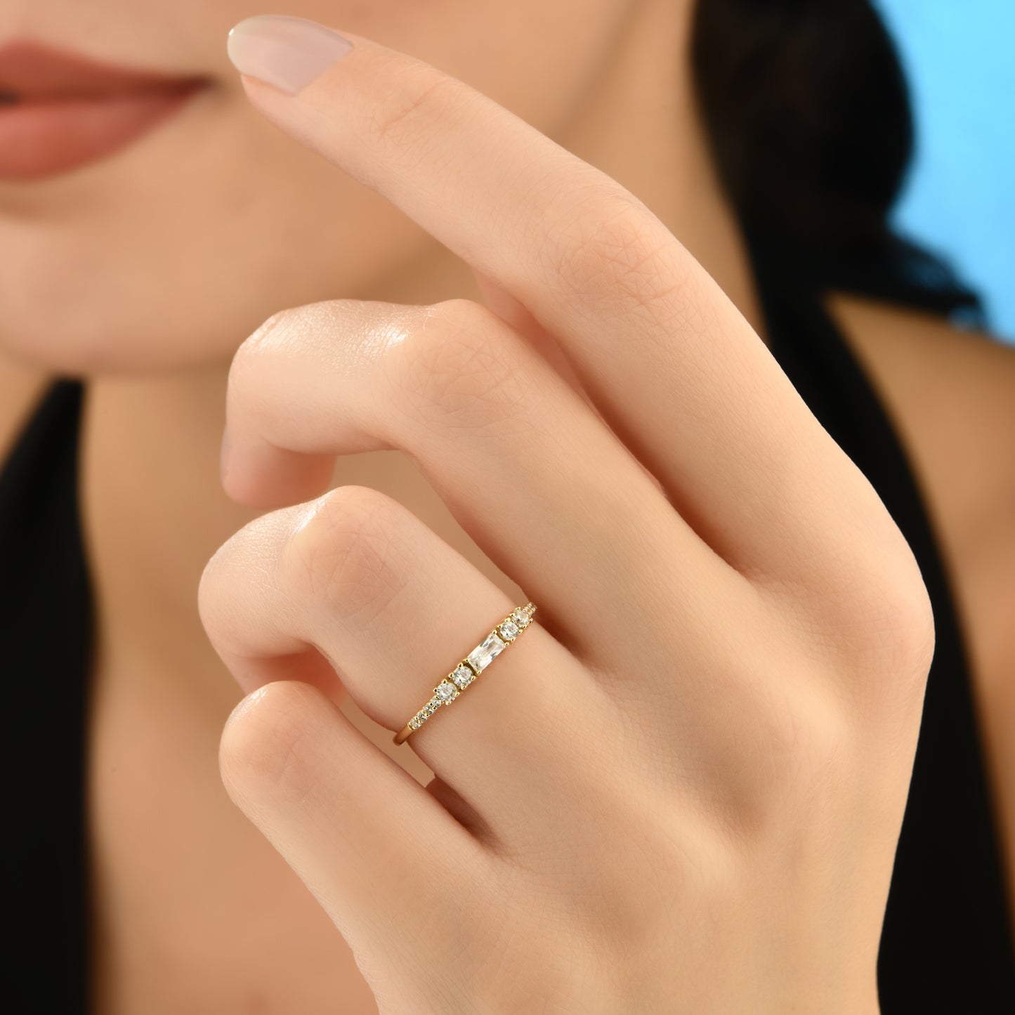 Minimal Baget Taşlı Yarımtur 14 Ayar Altın Yüzük