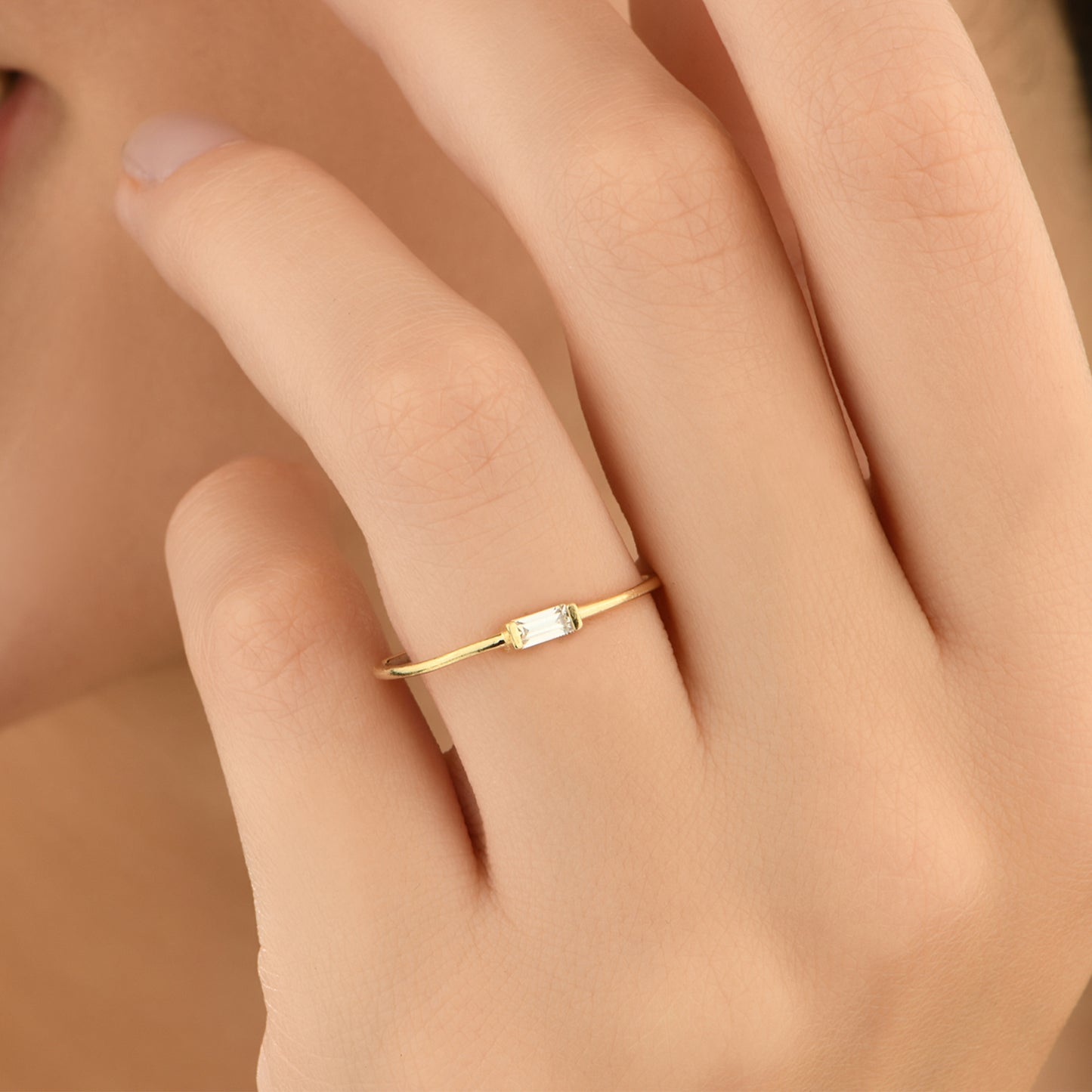 Minimal Baget Taşlı 14 Ayar Altın Yüzük