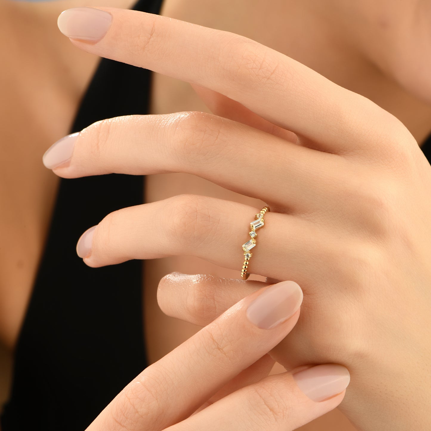 Boncuk Detaylı Baget Tasarım Altın Yüzük