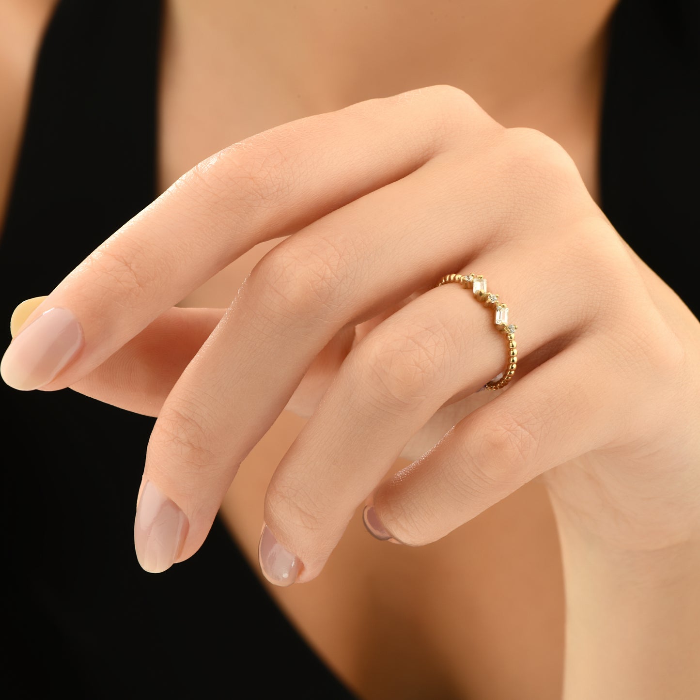 Boncuk Detaylı Baget Tasarım Altın Yüzük