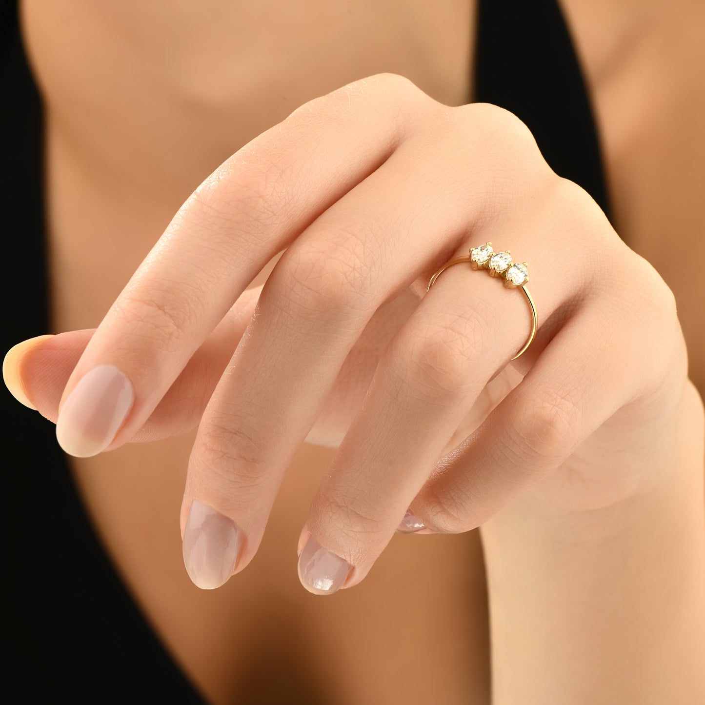 Sıra Taşlı Markiz 14 Ayar Altın Yüzük