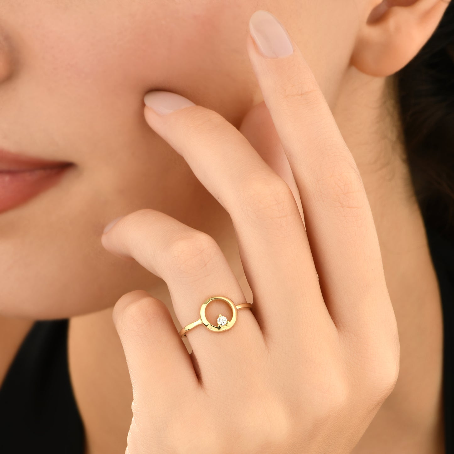 Halka Tasarım Taşlı 14 Ayar Altın Yüzük