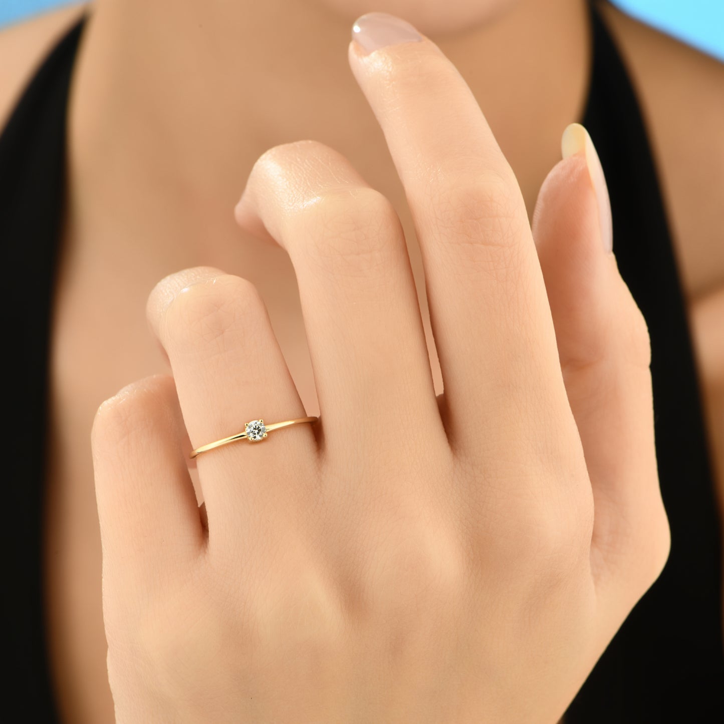 4 Tırnaklı Minimal Altın Tektaş Yüzük