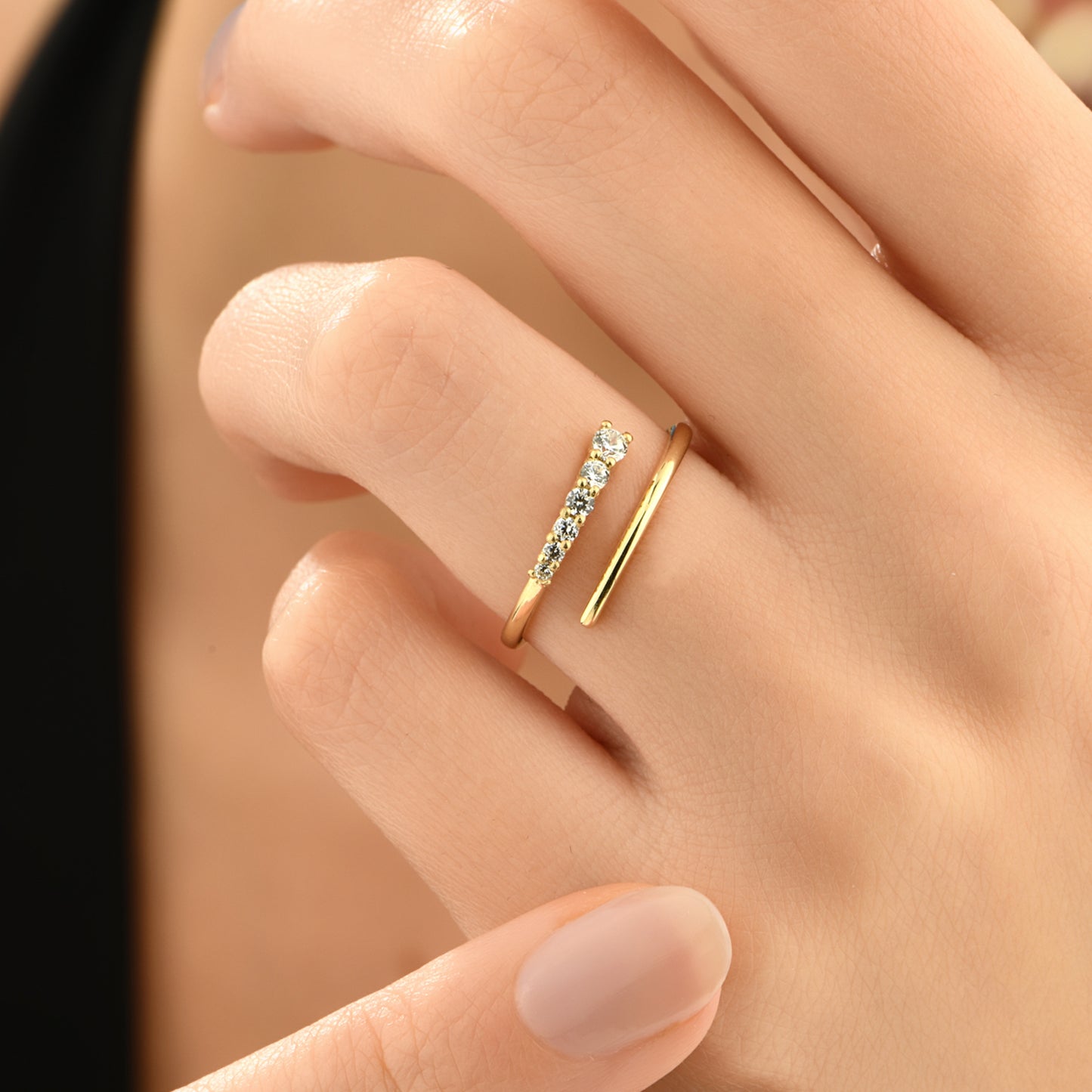 Taşlı Spiral Altın 14 Ayar Yüzük