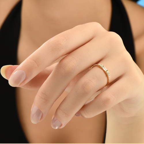 Minimal Baget Taşlı Yarımtur 14 Ayar Altın Yüzük - Detay Fotoğrafı Önizlemesi -4